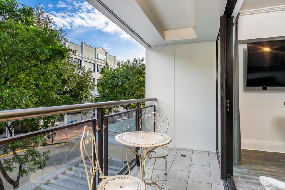 Corporate, Spacious Staycation - Sky Tower Views Auckland Esterno foto