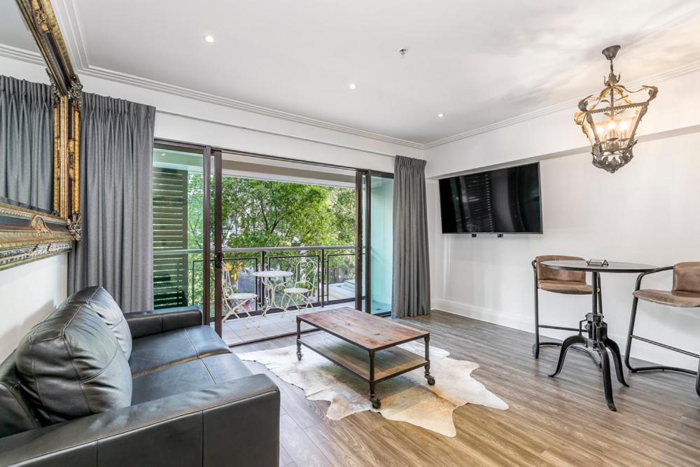 Corporate, Spacious Staycation - Sky Tower Views Auckland Esterno foto