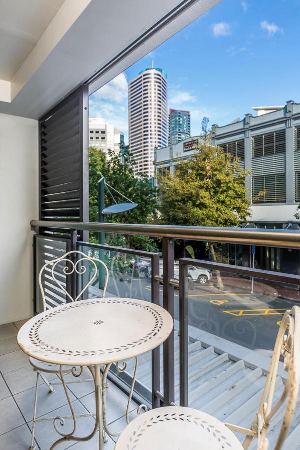 Corporate, Spacious Staycation - Sky Tower Views Auckland Esterno foto